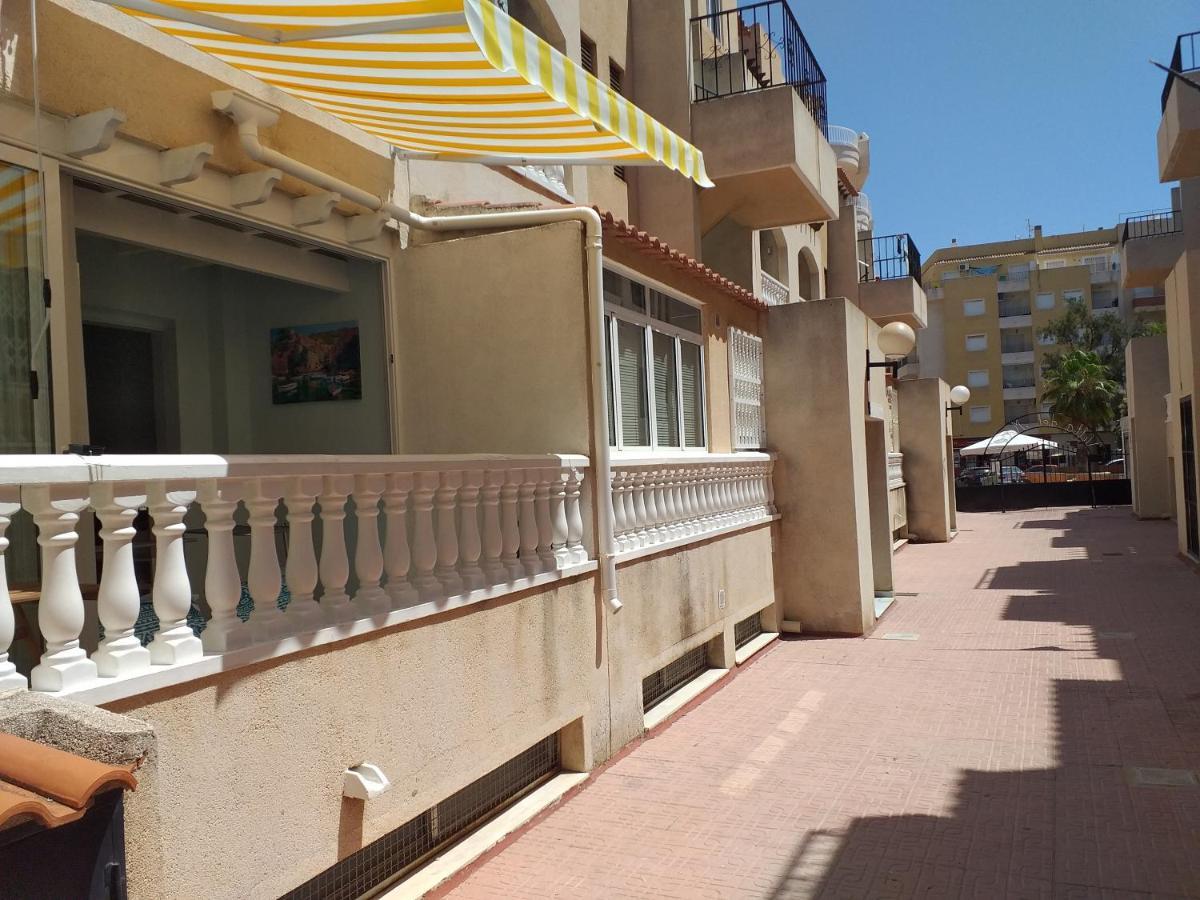 La Casa De Mi Madre Appartement Torrevieja Buitenkant foto