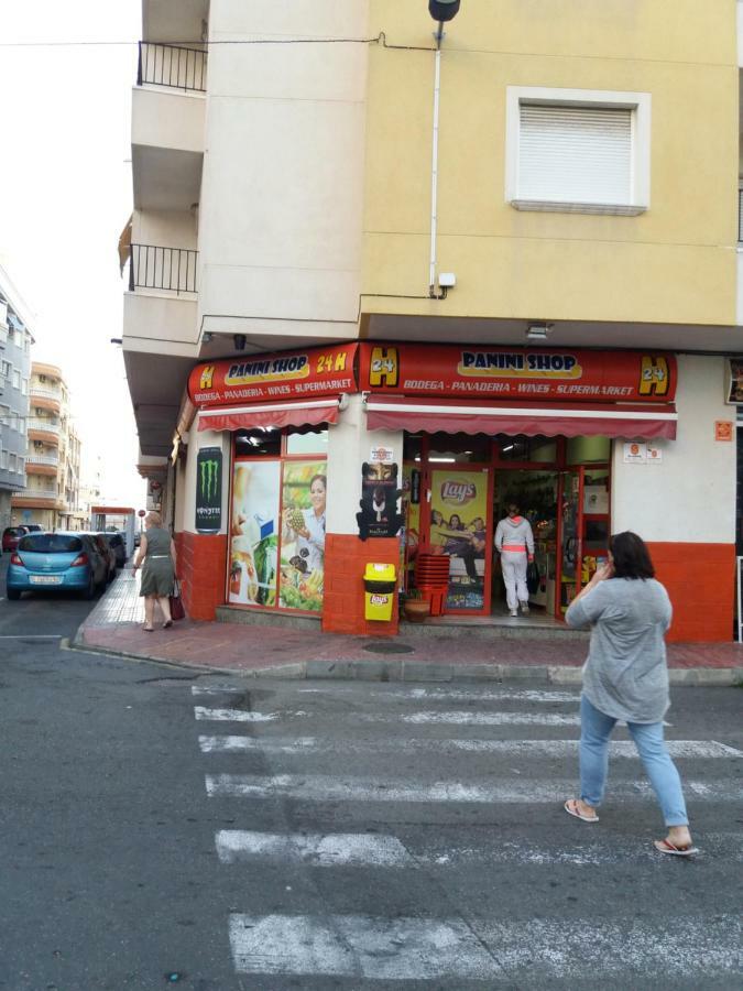 La Casa De Mi Madre Appartement Torrevieja Buitenkant foto